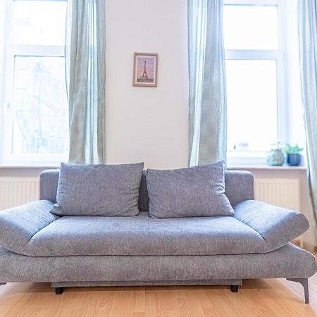Spacious Shared Apartment Schoenbrunn Wenen Buitenkant foto
