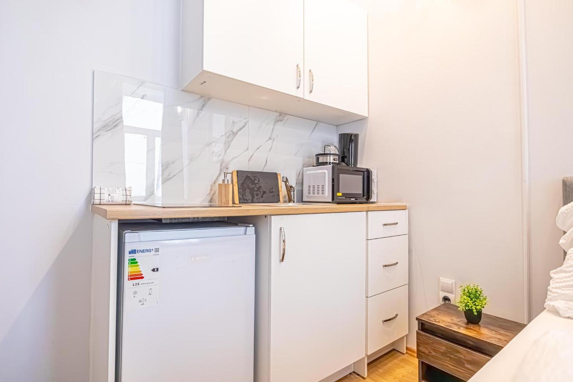 Spacious Shared Apartment Schoenbrunn Wenen Buitenkant foto