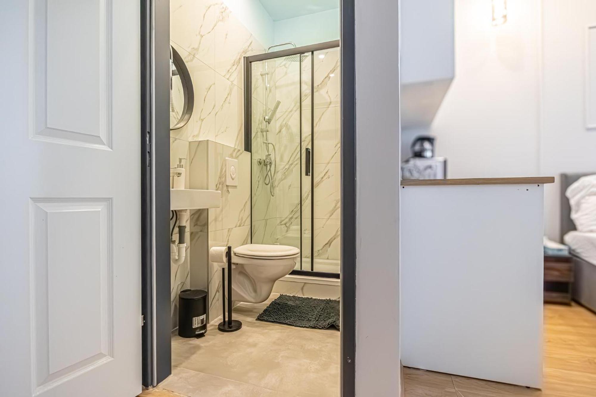Spacious Shared Apartment Schoenbrunn Wenen Buitenkant foto