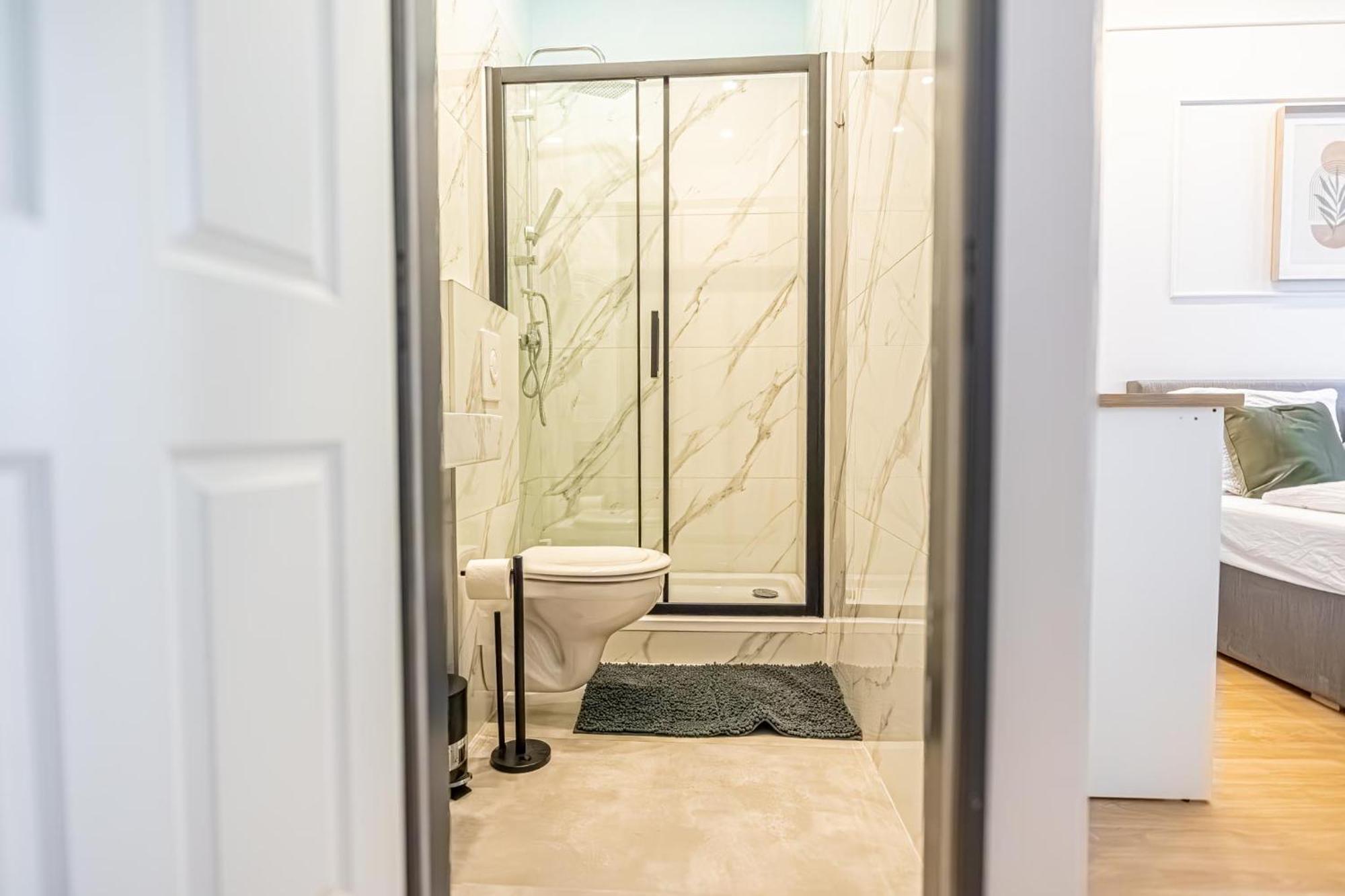 Spacious Shared Apartment Schoenbrunn Wenen Buitenkant foto